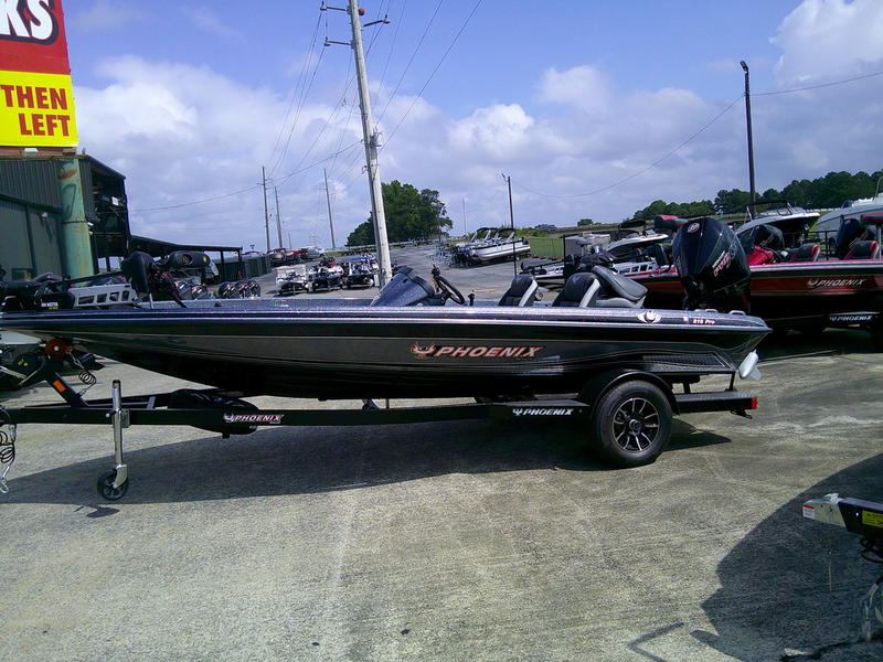 2026 Phoenix Bass Boats 818 Pro