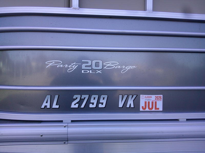 2021 Sun Tracker Party Barge® 20 DLX