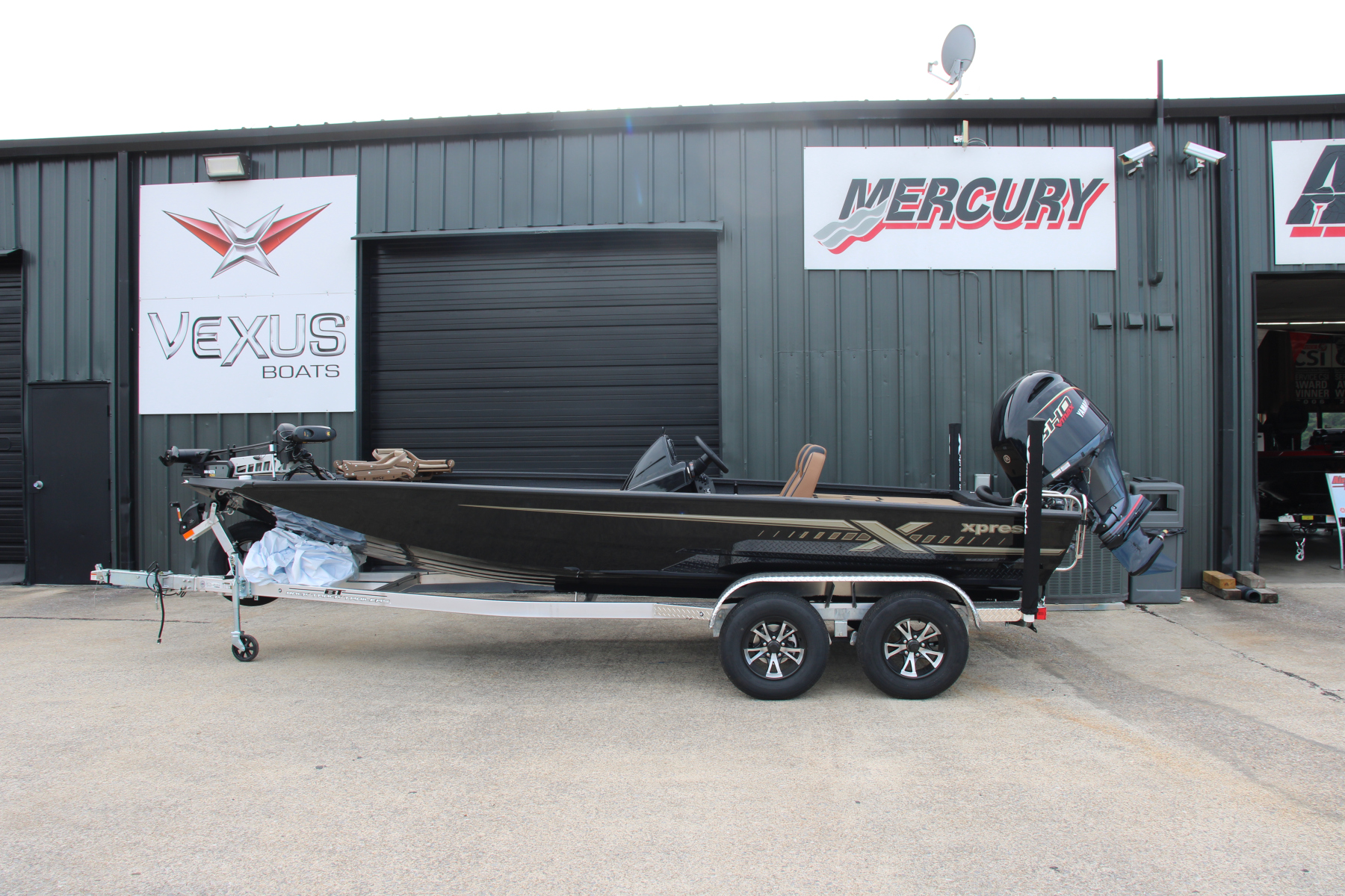 2027 Xpress H20 Crappie