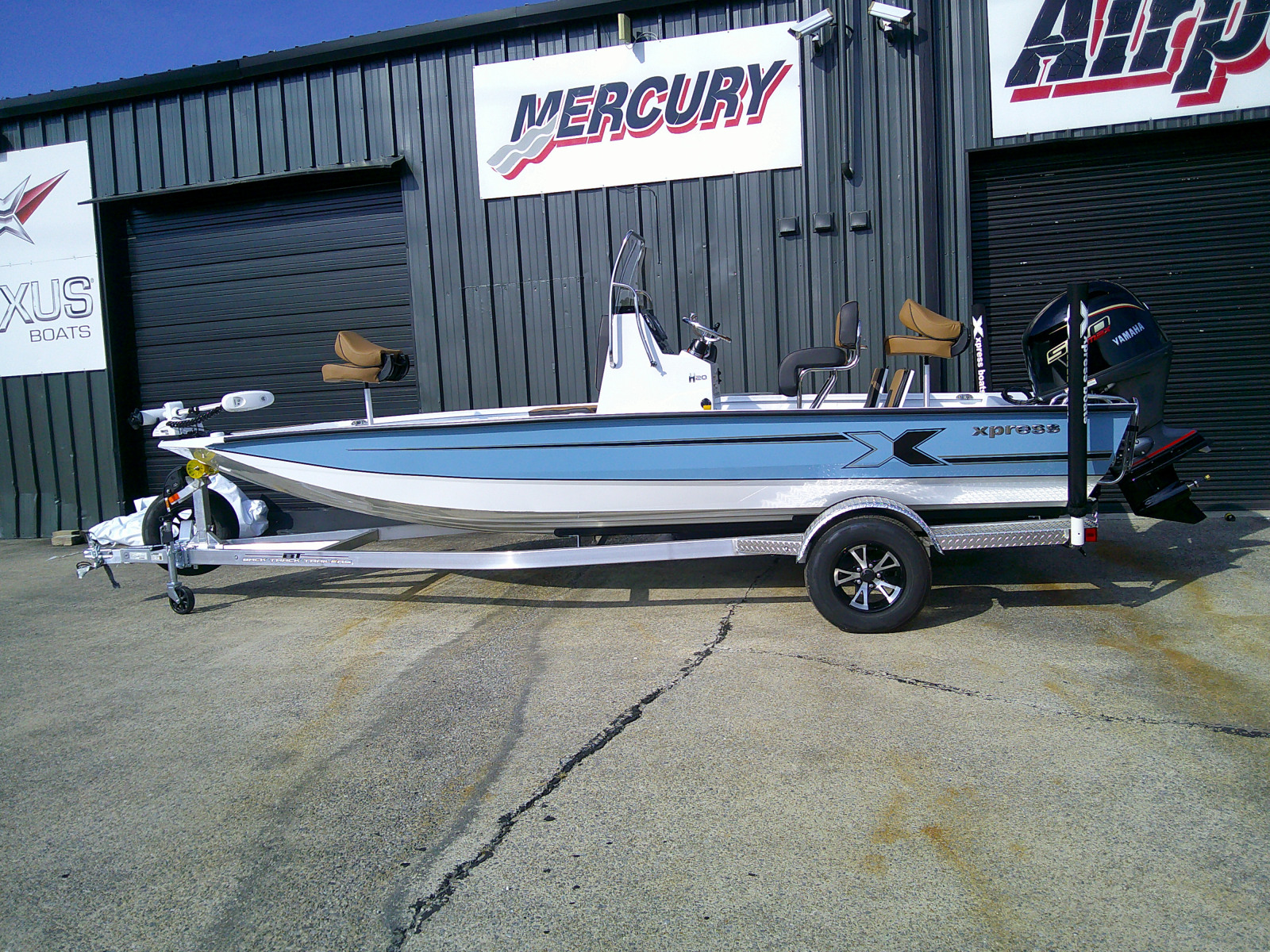 2027 Xpress H20 Bay